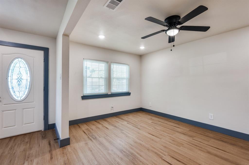 3370 W Boyce Avenue