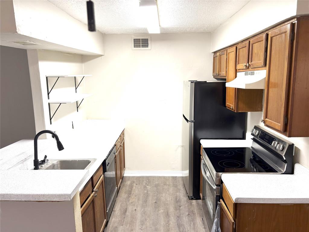 Burgundy Condo - Residential