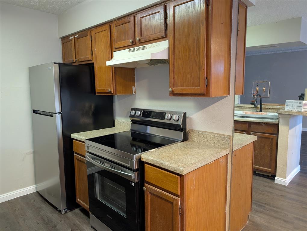 Burgundy Condo - Residential