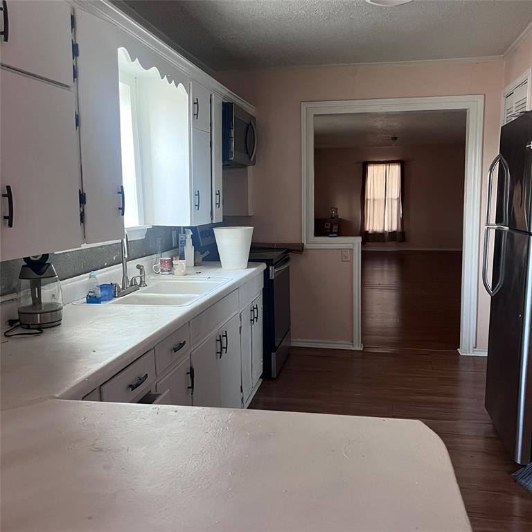 2521 Broadview Street