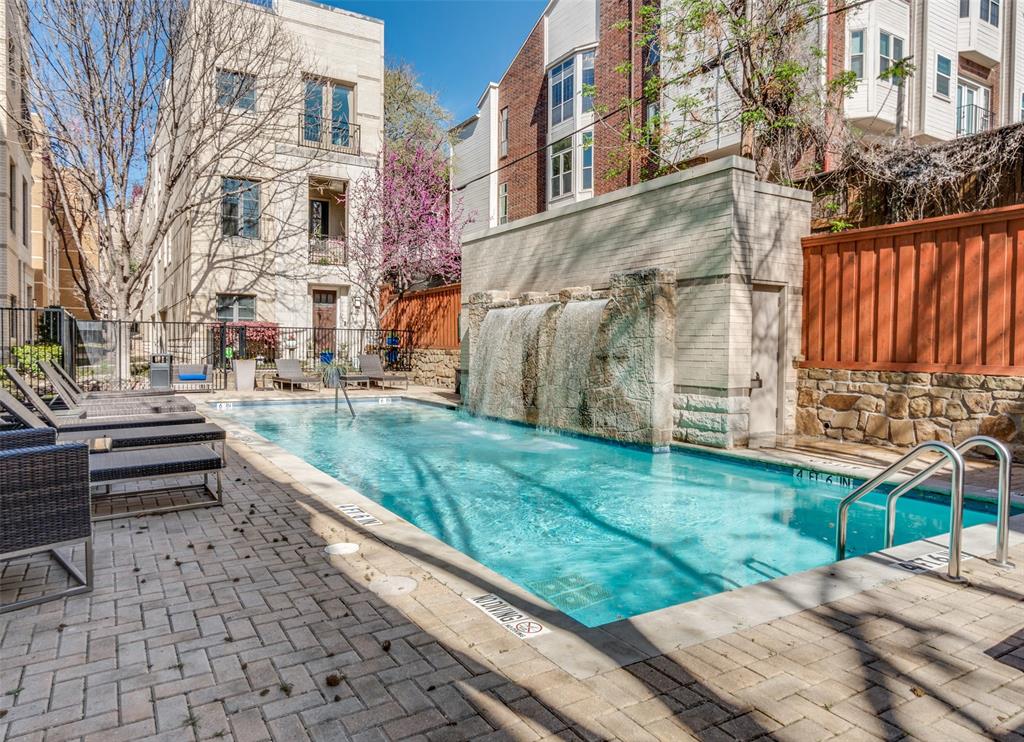 Vine Condo - Residential