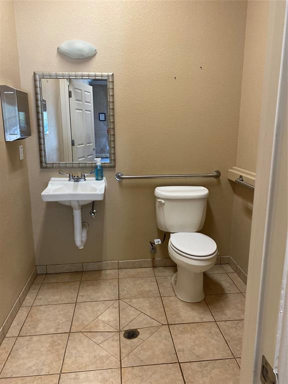 Corsicana - Commercial Sale