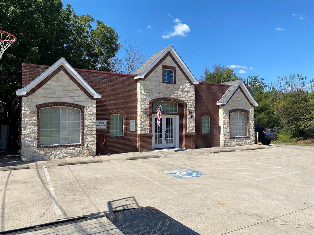 Corsicana - Commercial Sale