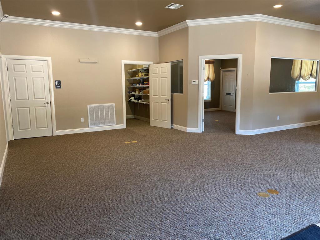 Corsicana - Commercial Sale