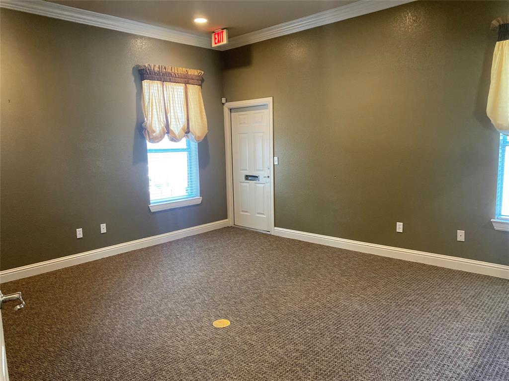 Corsicana - Commercial Sale