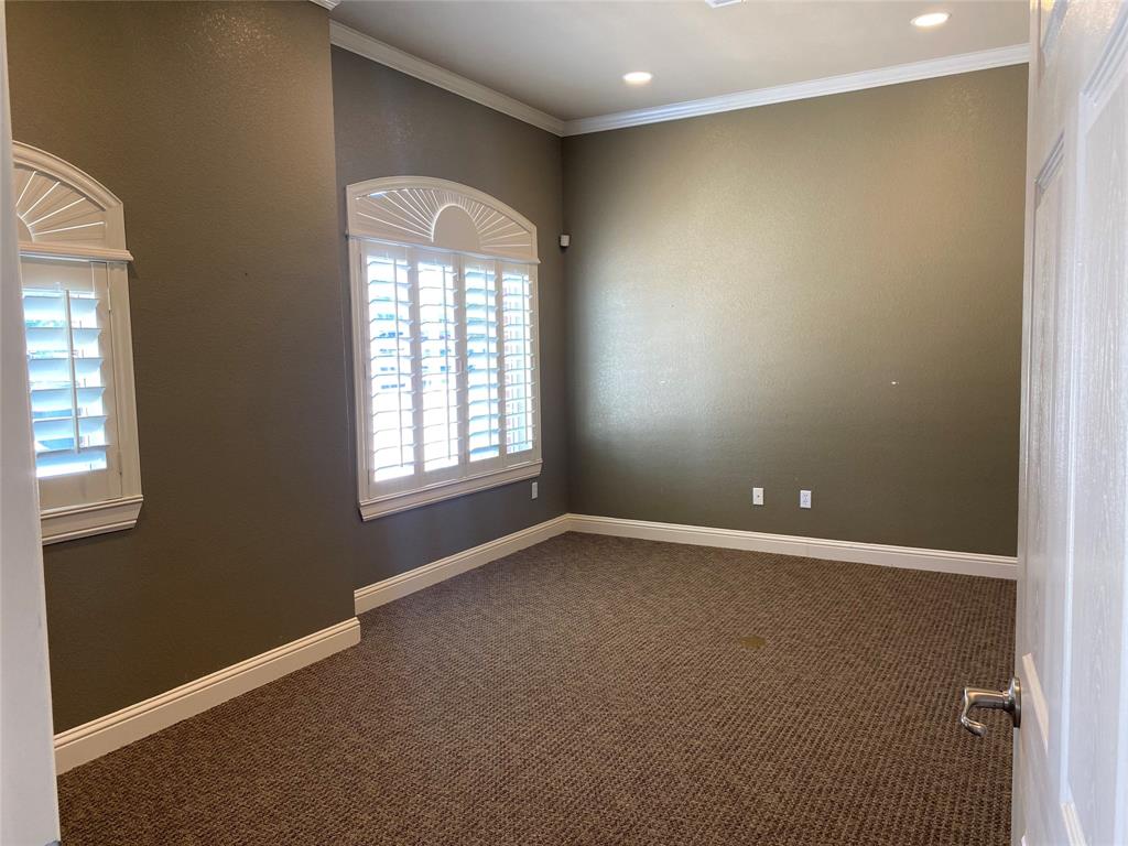 Corsicana - Commercial Sale