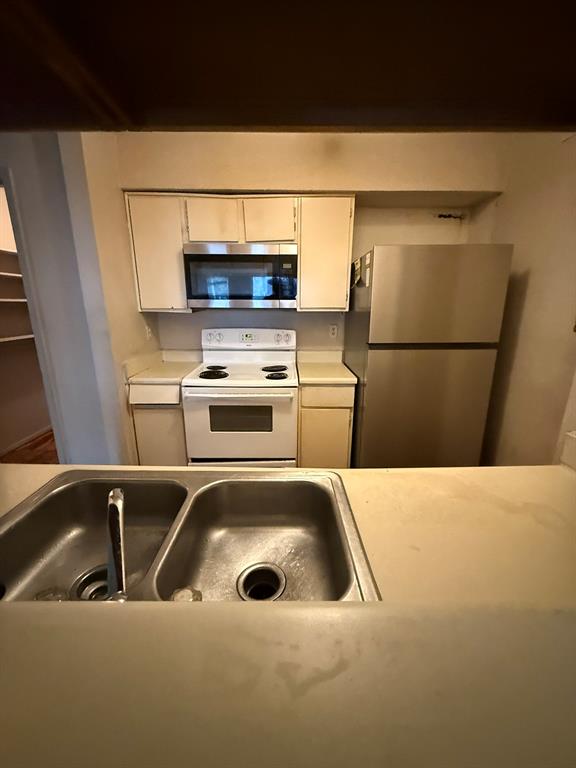 Tealwood On The Creek Condo - Residential