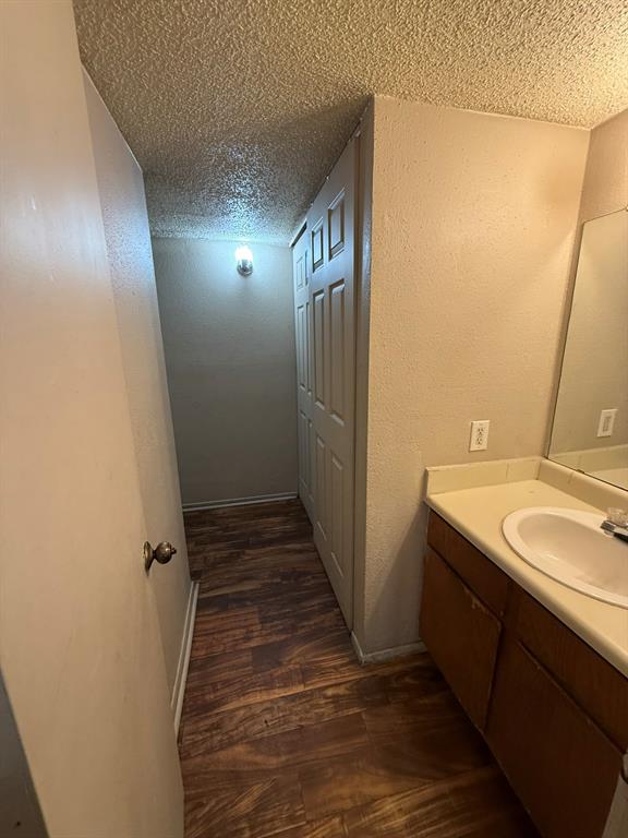 Tealwood On The Creek Condo - Residential