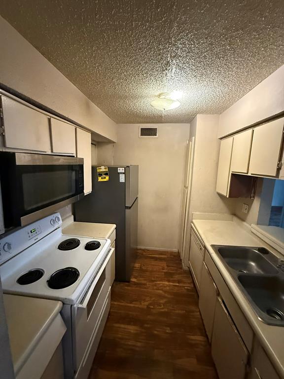 Tealwood On The Creek Condo - Residential