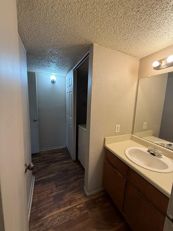 Tealwood On The Creek Condo - Residential