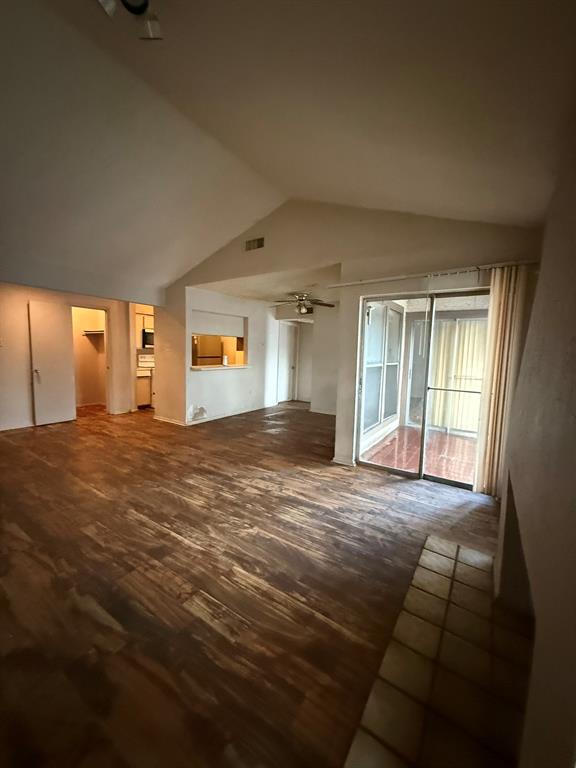 Tealwood On The Creek Condo - Residential