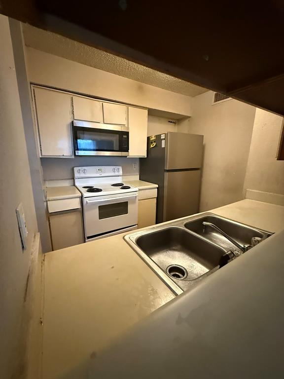 Tealwood On The Creek Condo - Residential