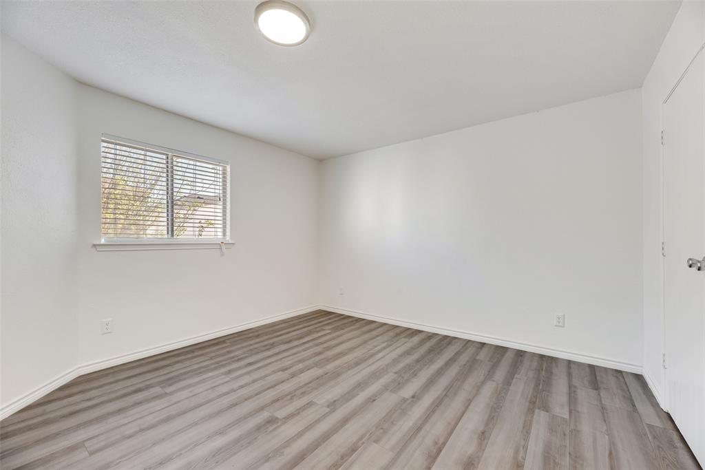 Los Encinos - Residential