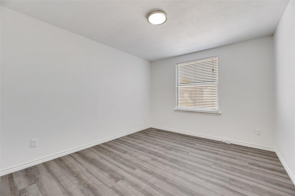 Los Encinos - Residential