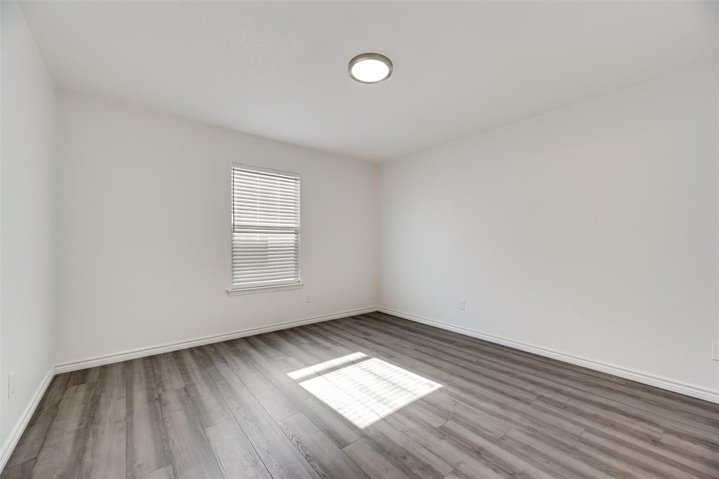 Los Encinos - Residential