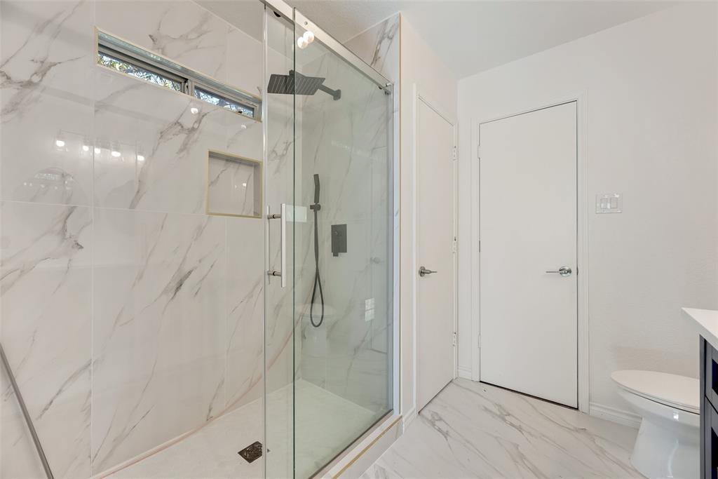 Los Encinos - Residential