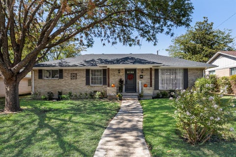 Photo of 5235 Dazzle Drive, Dallas, TX 75232 (MLS # 21406488)