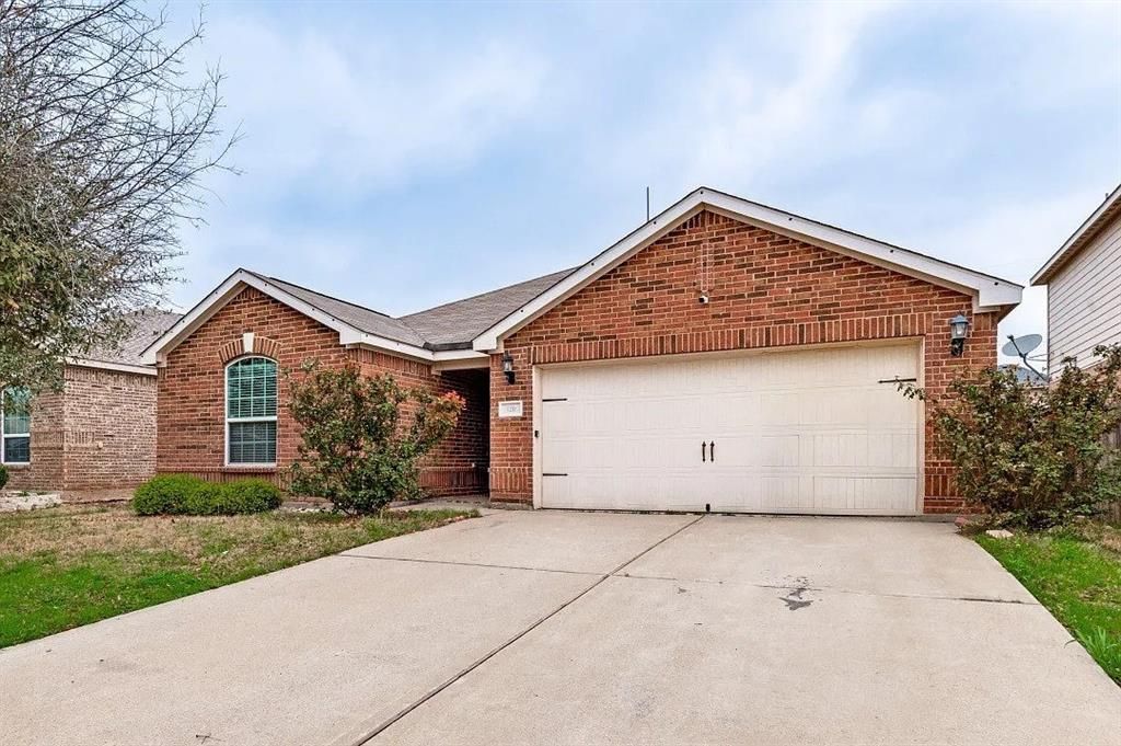 Photo of 120 Mt Vernon Lane, Venus, TX 76084 (MLS # 21251781)