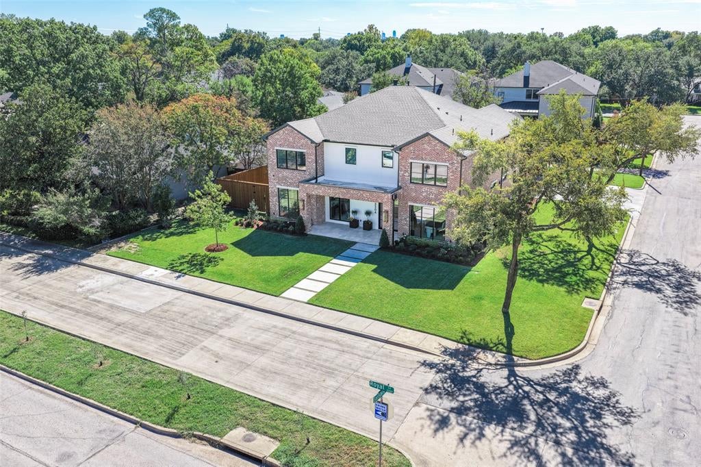 3304 Royal Lane