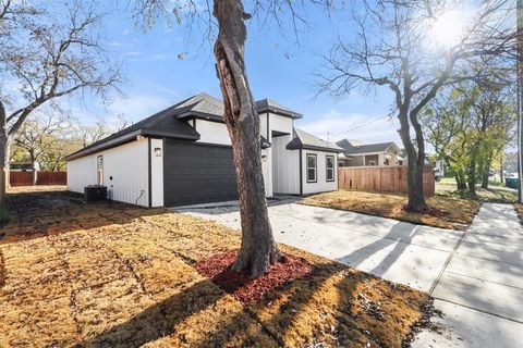 A home in Waxahachie