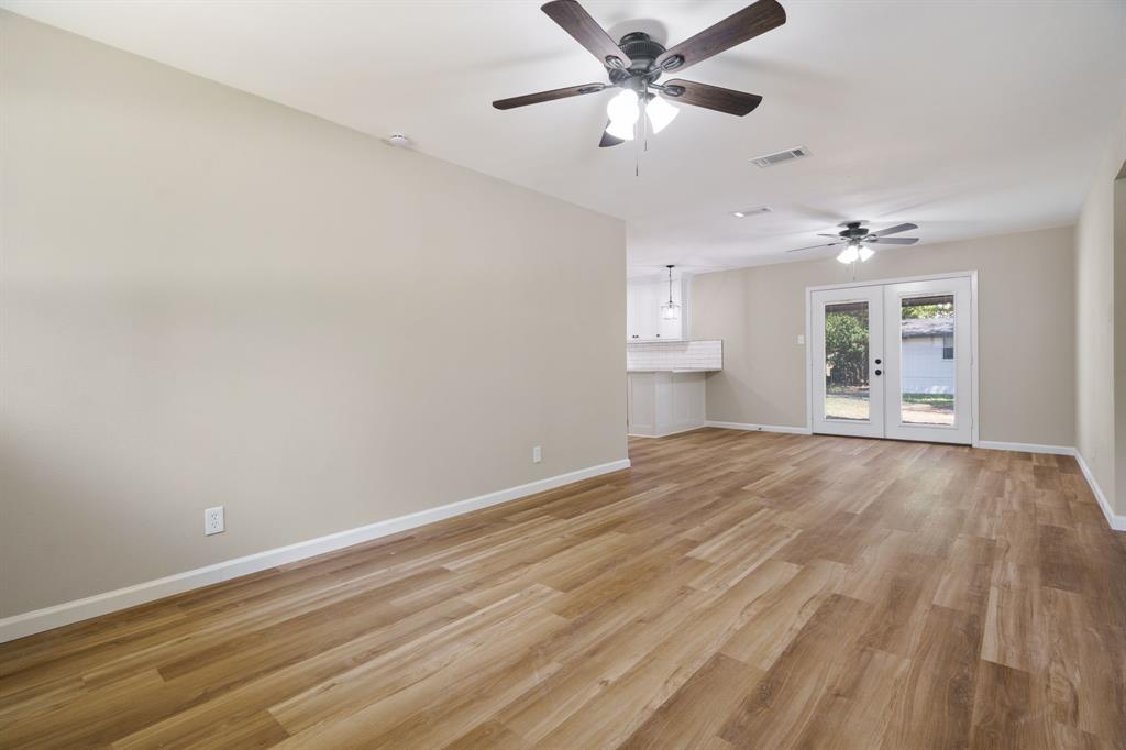 300 NW Summercrest Boulevard