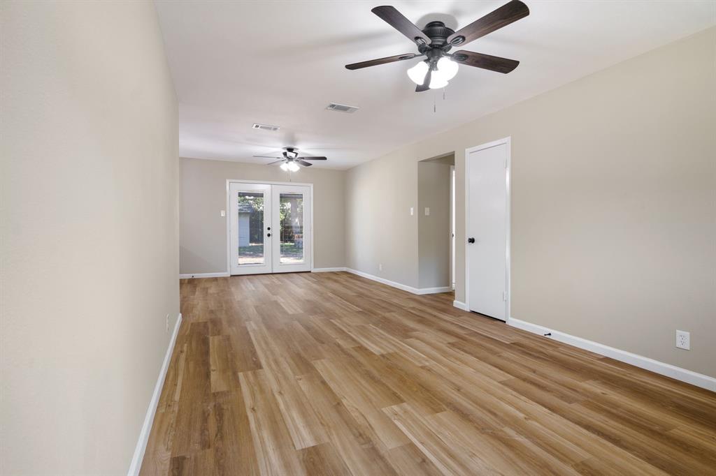 300 NW Summercrest Boulevard