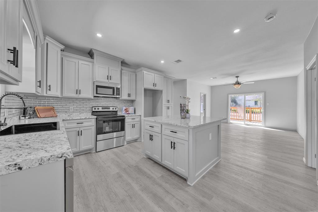 PEYTON PLACE - Residential