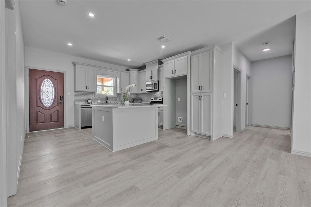 PEYTON PLACE - Residential