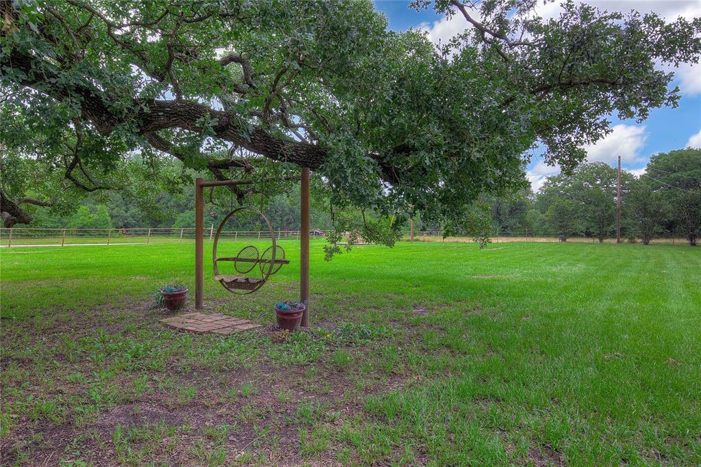 17133 Farm Road 1567 W