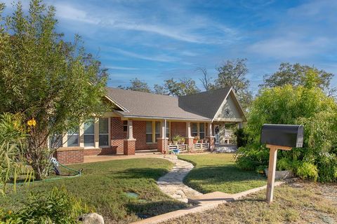 606 S Blackburn Street Brady TX 76825