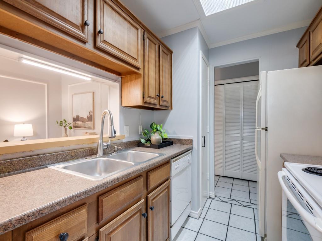 Willow Lane Condos - Residential