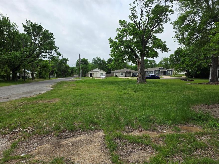 Prime Corridor Commercial Lot in Bonham, Texas. Exceptional opportunity to own a strategically located commercial lot in the growing city of Bonham, Texas. This 0.267-acre parcel (72×157) is zoned Corridor Commercial, making it ideal for retail, office, service businesses, and more. One side of the property offers direct frontage exposure to E. Sam Rayburn Freeway, providing outstanding visibility and high traffic count — a key advantage for any business or long-term investment strategy. Property Highlights: Size: 0.267 Acres, 72 × 157 ft, Zoning Corridor Commercial, Freeway Exposure E. Sam Rayburn Freeway, Location Bonham, Fannin County, Texas, Ideal for Retail, Office, Restaurant, Service Business or Buy & Hold Investment. Bonham is experiencing steady growth, making this the right time to secure your position in one of North Texas's up-and-coming markets. Whether you're looking to build now or hold for future appreciation, this lot checks all the boxes. Don't miss this rare commercial opportunity — properties with freeway exposure in growing markets don't last long.