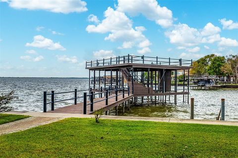 Tiny photo for 130 Diamond Point Drive, Mabank, TX 75156 (MLS # 21096605)