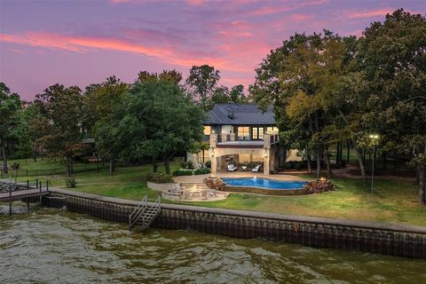 Photo of 130 Diamond Point Drive, Mabank, TX 75156 (MLS # 21096605)