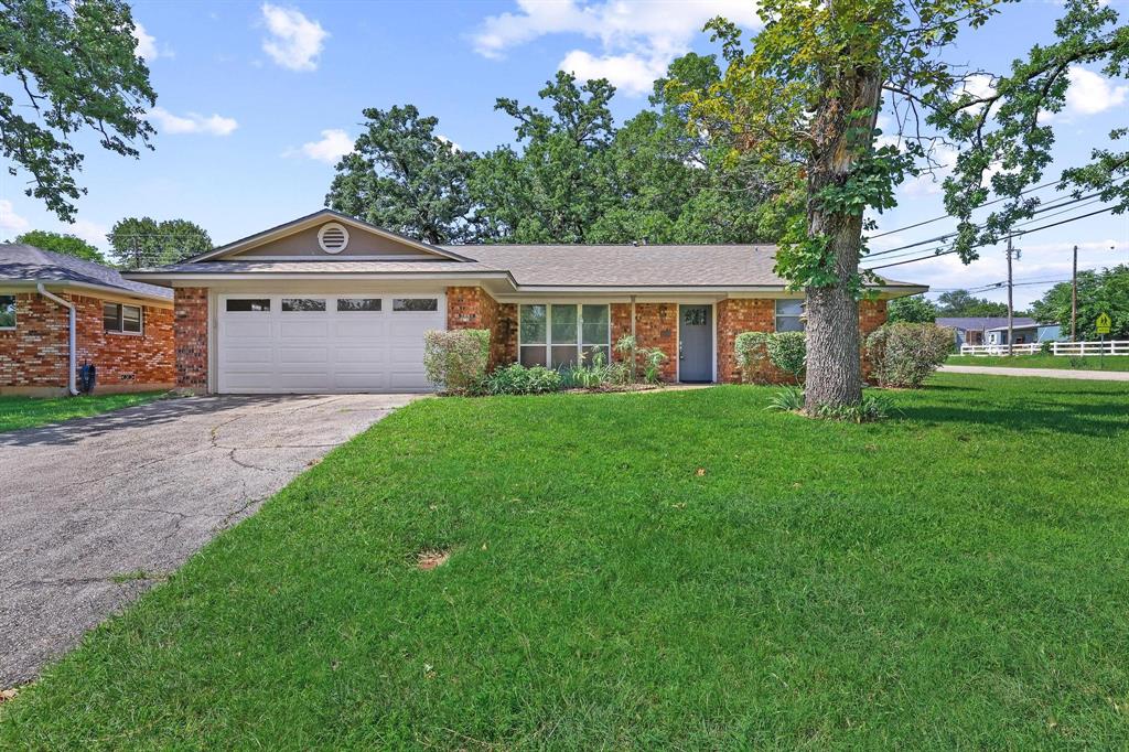 1301 Crestview Drive