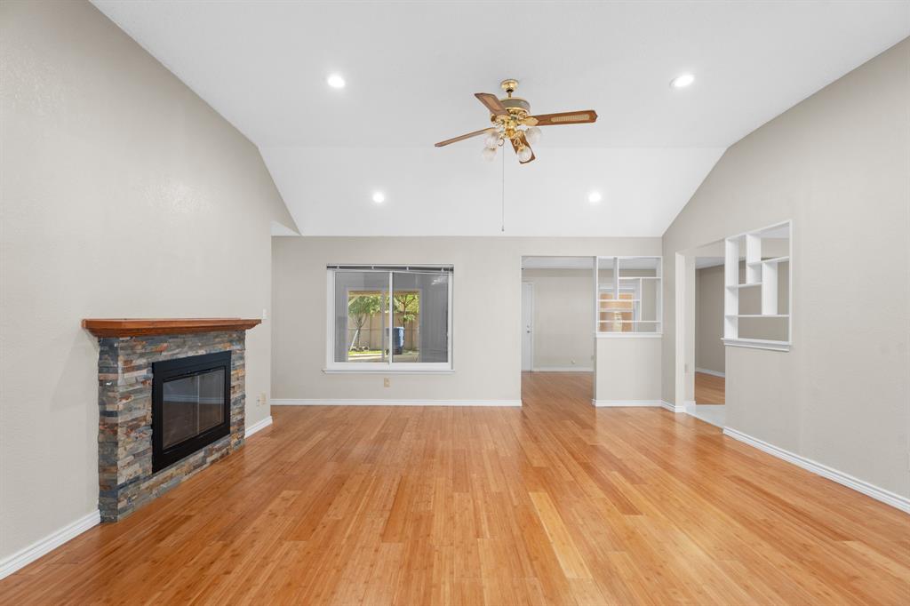 7114 Lo Chalmers Lane