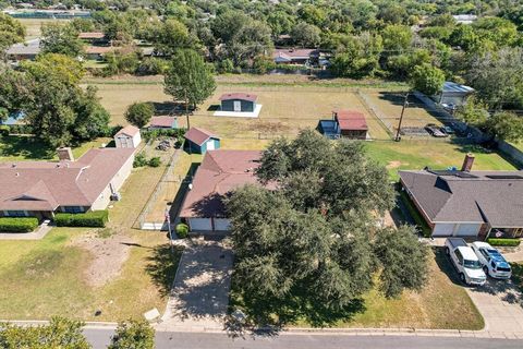 Tiny photo for 3813 Brookdale Road, Benbrook, TX 76116 (MLS # 21101720)