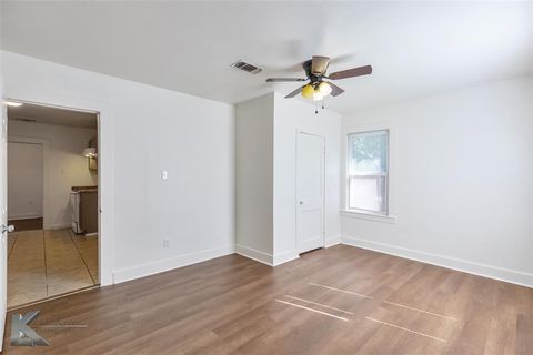 Tiny photo for 1025 S 15th Street, Abilene, TX 79602 (MLS # 21099312)