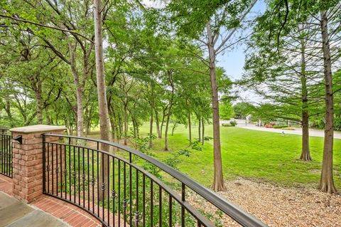 Tiny photo for 900 Kingsbury Way, Southlake, TX 76092 (MLS # 20856083)