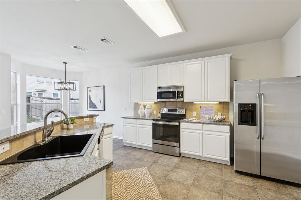 4533 Dragonfly Way