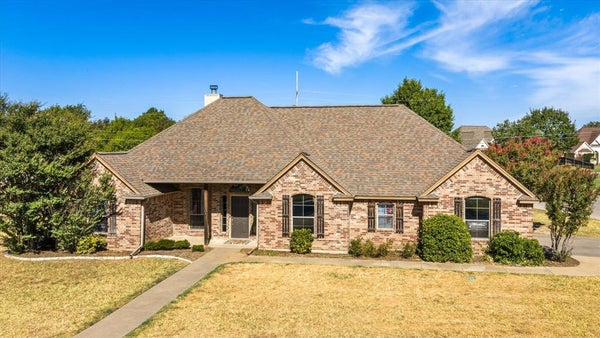 801 MAPLEWOOD CT, STEPHENVILLE, TX 76401 - Image c9dee3f6ca7fef9185a93cc8c8671fcd/1155499177