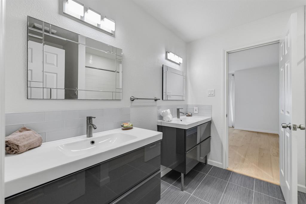 Kinwest Sec 20 Residence Ph 01 1st - Residential