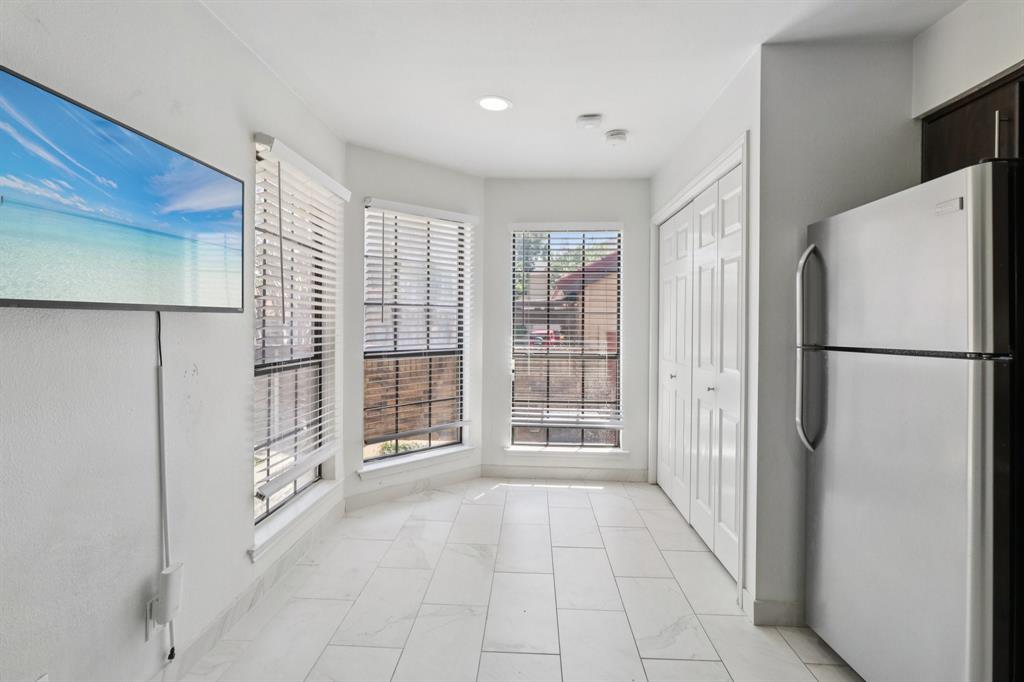 La Mirada Condo - Residential