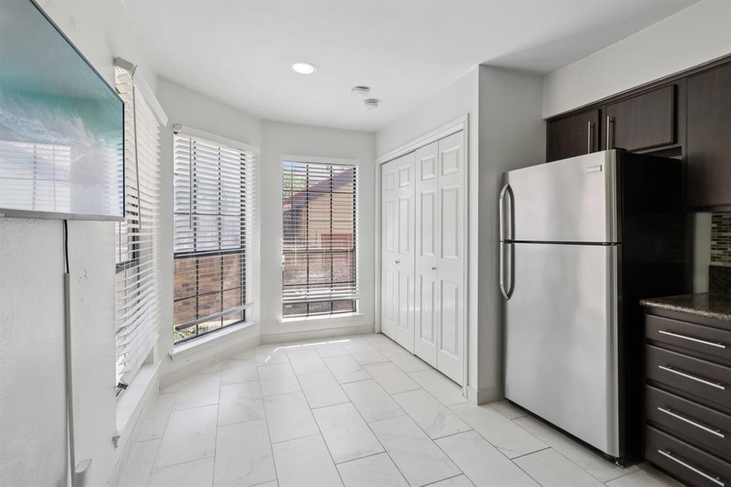 La Mirada Condo - Residential