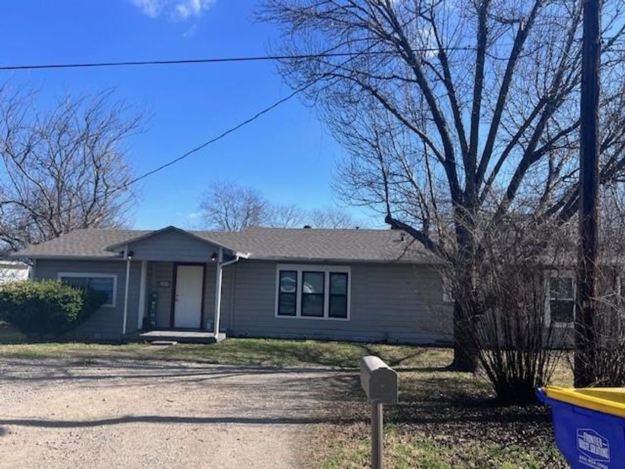 3 Bedroom 2 Bath, 5 acres just outside the back yard.
Secluded 5-acre tract of raw land located at 620 S. Kaufman with convenient access from Farmers Rd. This property can be purchased together with the corner home at 102 Bowers St. Step out your back door and enjoy the freedom to care for your cattle or horses, start a garden, and create your own slice of country living with in-town convenience.
Seller and Sellers agent are related