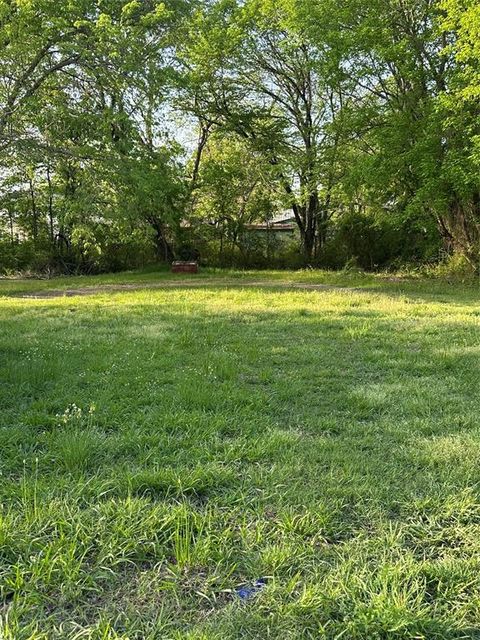 704 E 8th Street Bonham TX 75418
