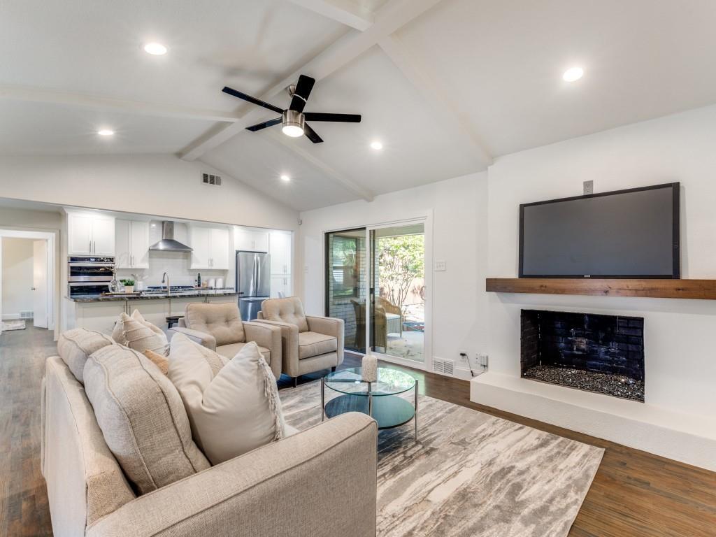 11338 Hillcrest Road