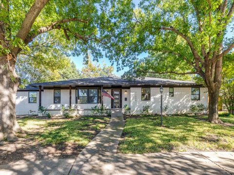 Photo of 11338 Hillcrest Road, Dallas, TX 75230 (MLS # 21100484) Photo of 11338 Hillcrest Road, Dallas, TX 75230 (MLS # 21100484)
