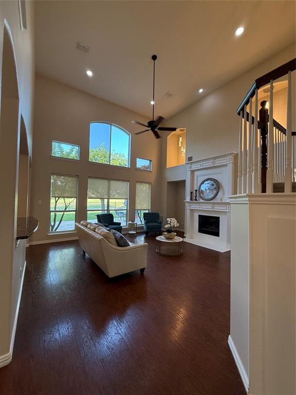 1009 Royal Oaks Drive