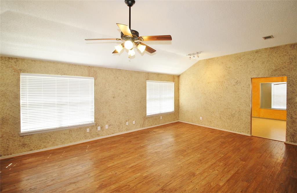 Villages Of Valley Creek 05 - Residential Lease